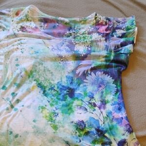 Blue & Green Floral Short-Sleeve Scoop Neck Tee